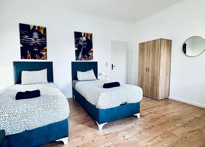 Simple 3 Bedroom With Outdoor Space Sleeps Up To 8 Apartamento