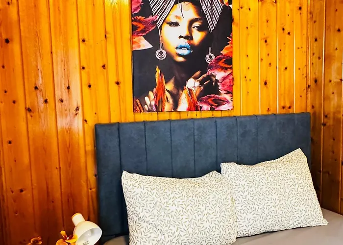 Simple 3 Bedroom With Outdoor Space Sleeps Up To 8 Apartamento Viena