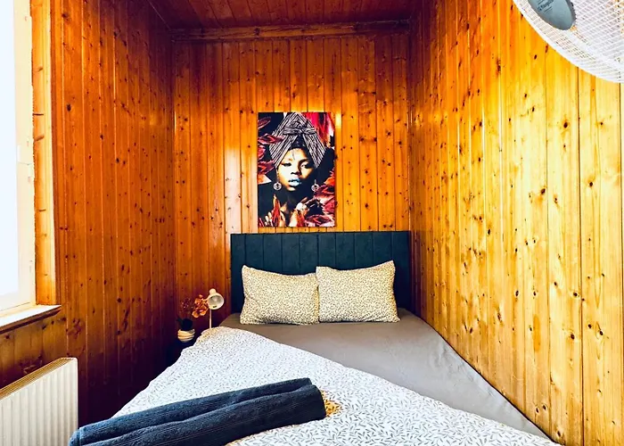 Simple 3 Bedroom With Outdoor Space Sleeps Up To 8 * Viena