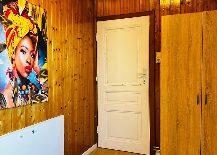 Simple 3 Bedroom With Outdoor Space Sleeps Up To 8 Viena