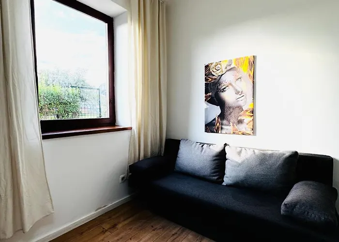 Simple 3 Bedroom With Outdoor Space Sleeps Up To 8 Viena