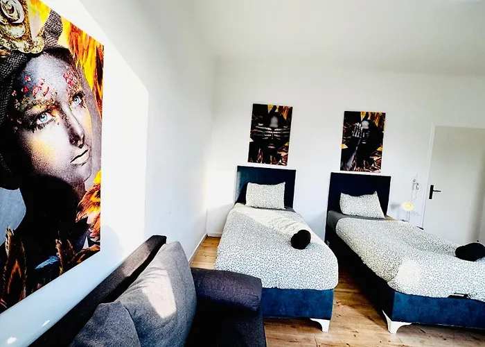 Simple 3 Bedroom With Outdoor Space Sleeps Up To 8 Apartamento