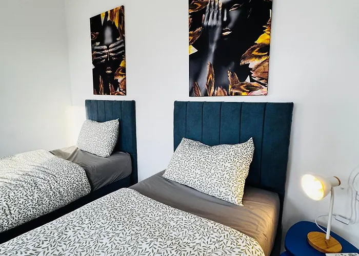 Apartamento Simple 3 Bedroom With Outdoor Space Sleeps Up To 8 *