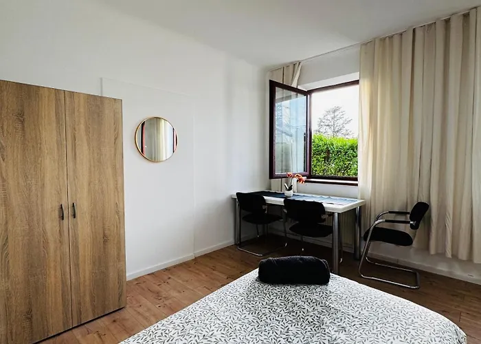 Apartamento Simple 3 Bedroom With Outdoor Space Sleeps Up To 8