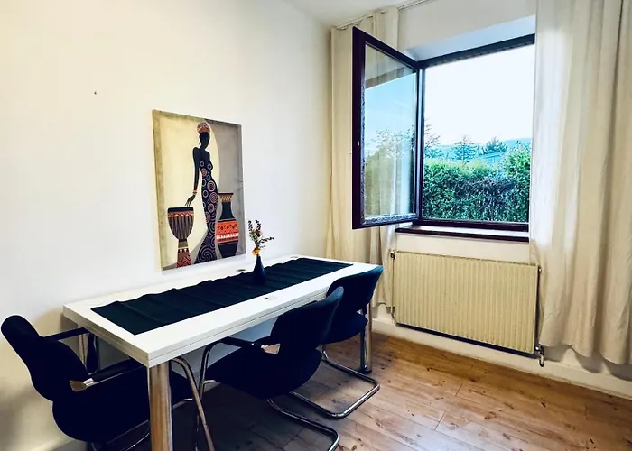Simple 3 Bedroom With Outdoor Space Sleeps Up To 8 * Viena