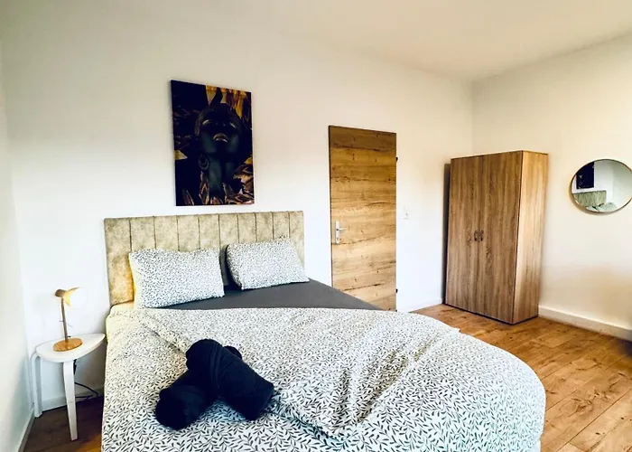 Apartamento Simple 3 Bedroom With Outdoor Space Sleeps Up To 8 Viena