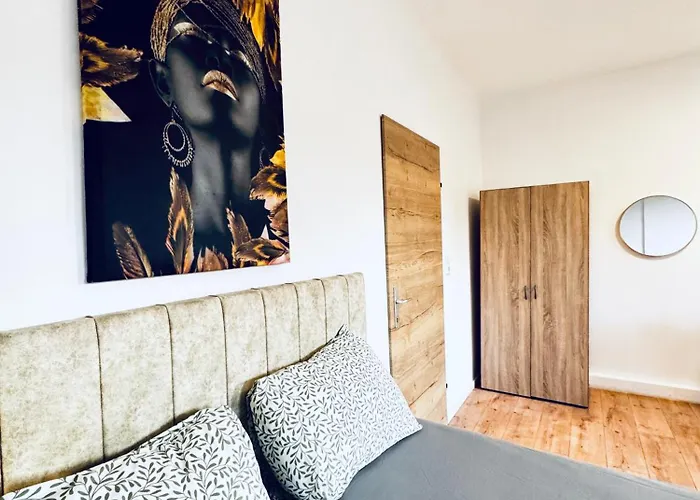Simple 3 Bedroom With Outdoor Space Sleeps Up To 8 Apartamento